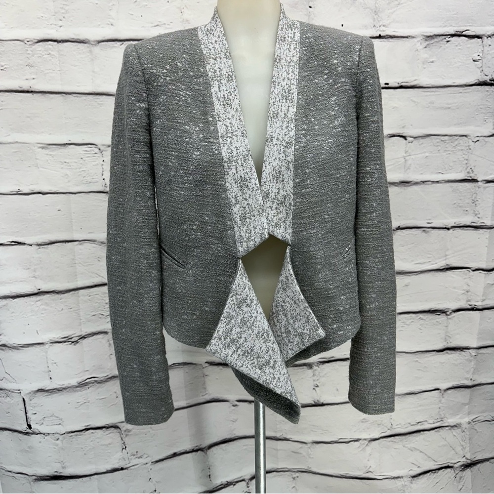 BCBG Maxazria Candice Dove Gray Cropped Draped Blazer Jacket Sz XS Shoul… - Picture 3 of 15